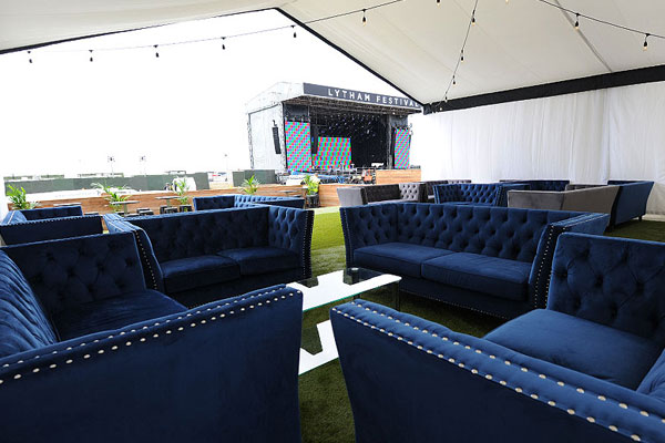 Luxurious velvet sofas for your hospitality lounge