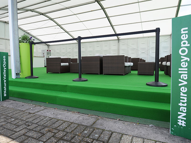 retractable event barriers hire