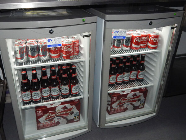 18010 drinks fridge 5 cu ft glass door hire