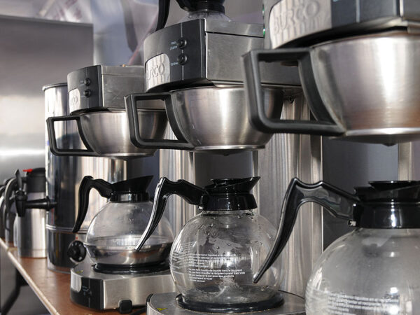 19014 pour and serve coffee maker hire