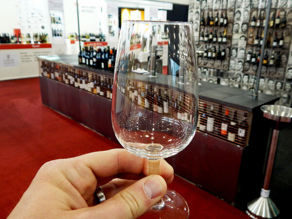 19120 ISO Wine Tasting Glass rental