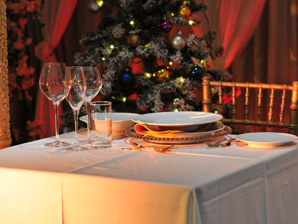 christmas themed dining table