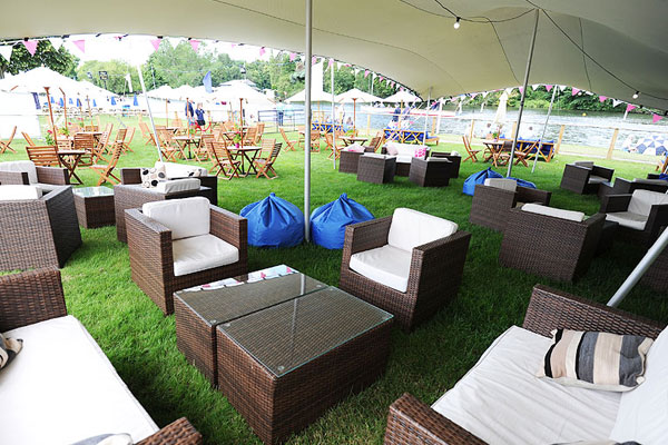 Create relaxed areas with Chelsea outdoor rattan sets and beanbags