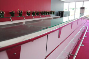 Create wonderful event bars with dry hire modular zip bars