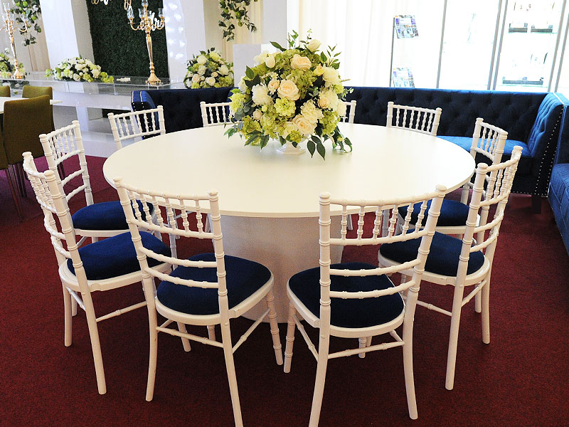 Crystal white round table