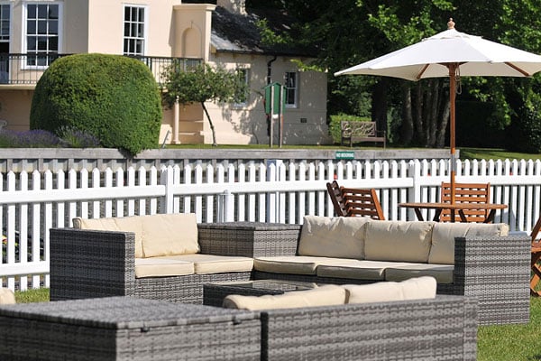 Grace 5 seater outdoor rattan sets look fantastic in the sun