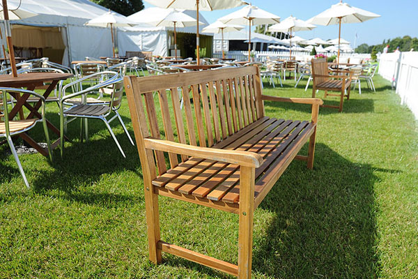 Hardwood benches for relaxed summer events