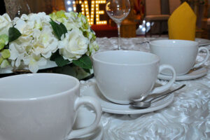 cups saucers