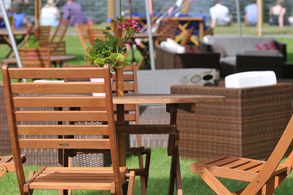 Hardwood furniture sets & parasols are the perfect combination