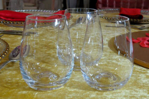 Stemless wine glass hire