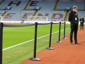 retractable barriers