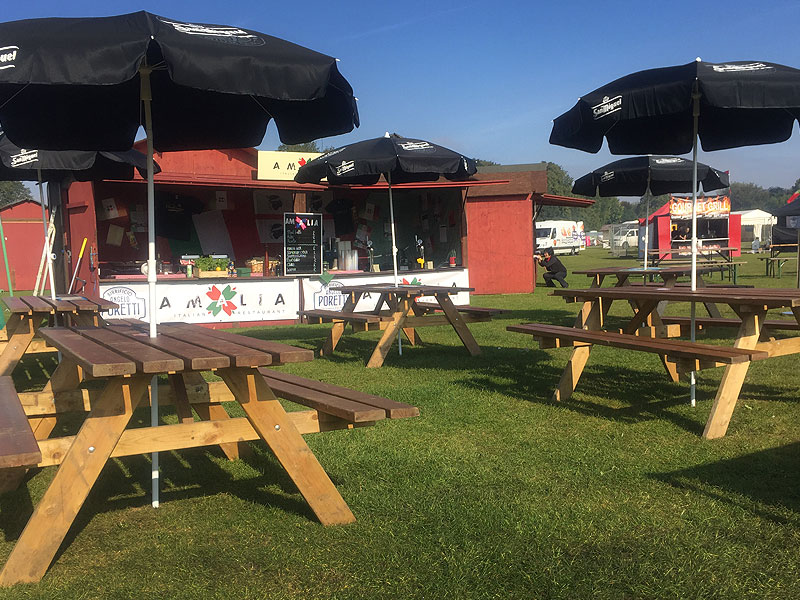 5 easy ways to create catering areas at your event with cafe furniture hire