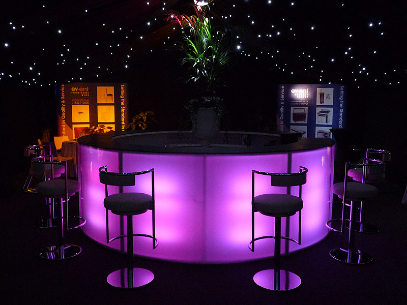 3 top reasons to choose bar hire Leeds for your next event