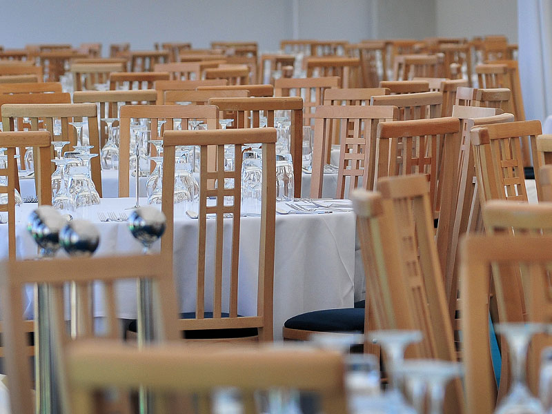 The top 3 reasons why you should rent tables and chairs for your next big event