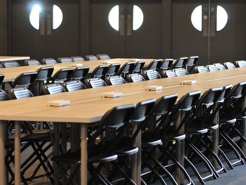 5 top conference chairs for hire