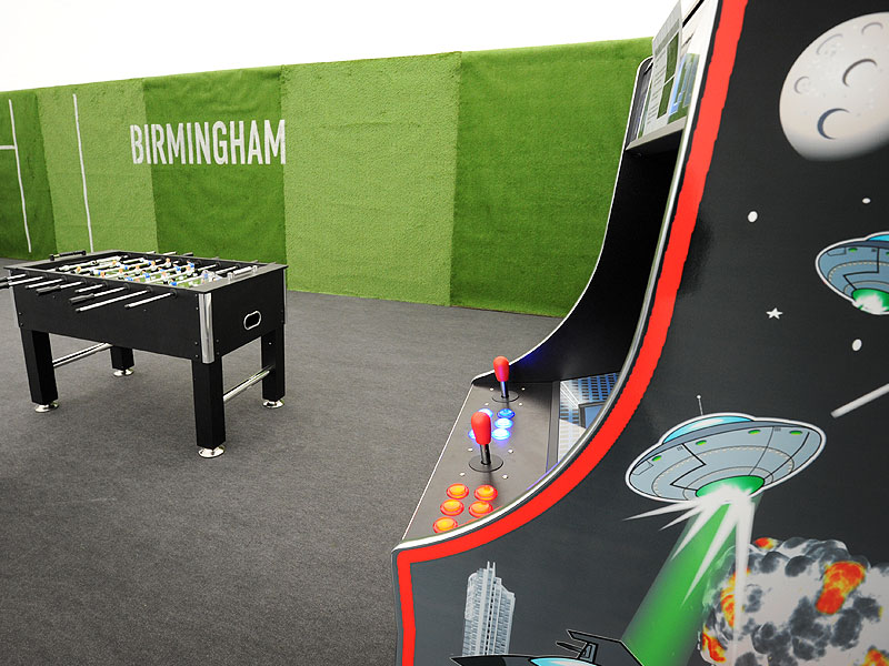 Set, match, and impress when you hire event accessories at UK tennis venues