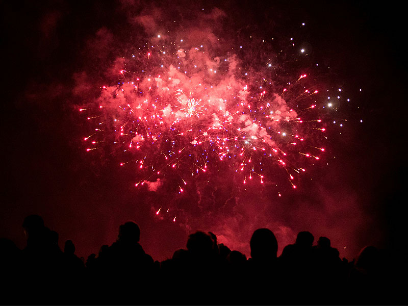 5 best bonfire night fireworks display tips for a safe and spectacular show 1 5 best bonfire night fireworks display tips for a safe and spectacular show