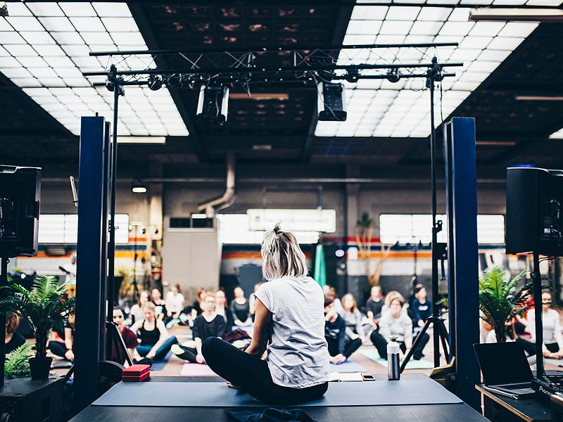5 top-rated corporate event entertainment trends you need to know in 2025