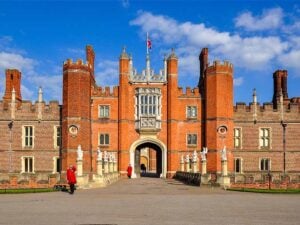 Best furniture hire London fit for royalty: Hosting events at Hampton Court Palace