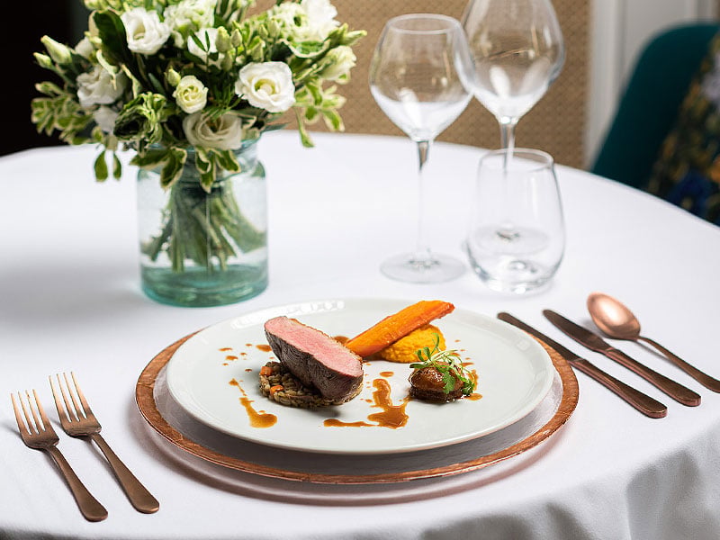5 clever tricks to save on cutlery hire prices