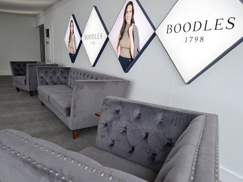 How to hire event furniture for large-scale events: A complete guide for organisers 3 How to hire event furniture for large-scale events A complete guide for organisers