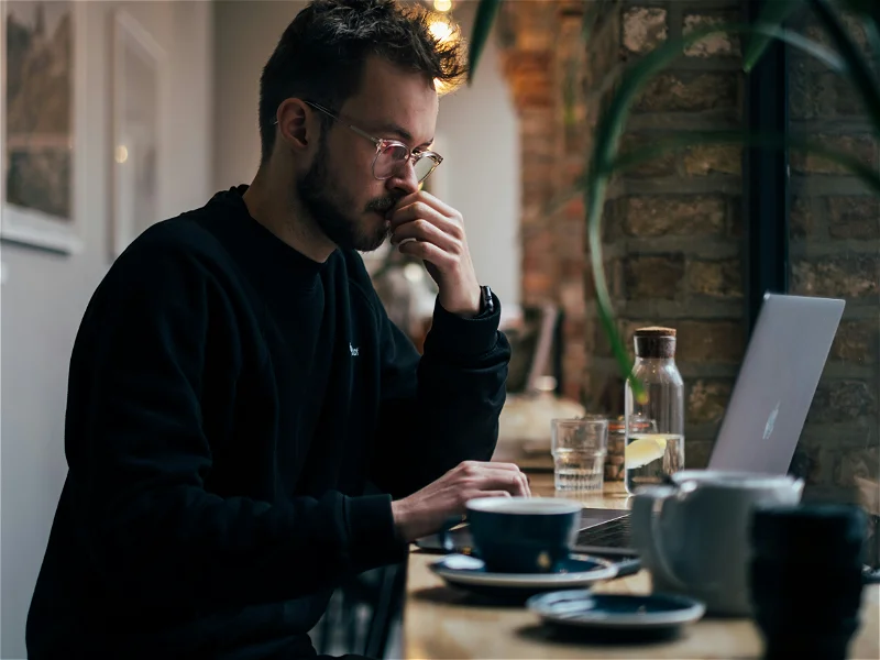 How to book last-minute chair hire in the UK: What works, what doesn’t, and what to expect