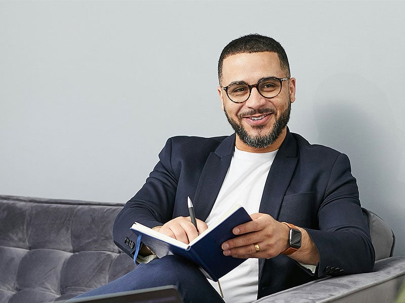 How to evaluate furniture hire companies: What questions to ask and what red flags to look for